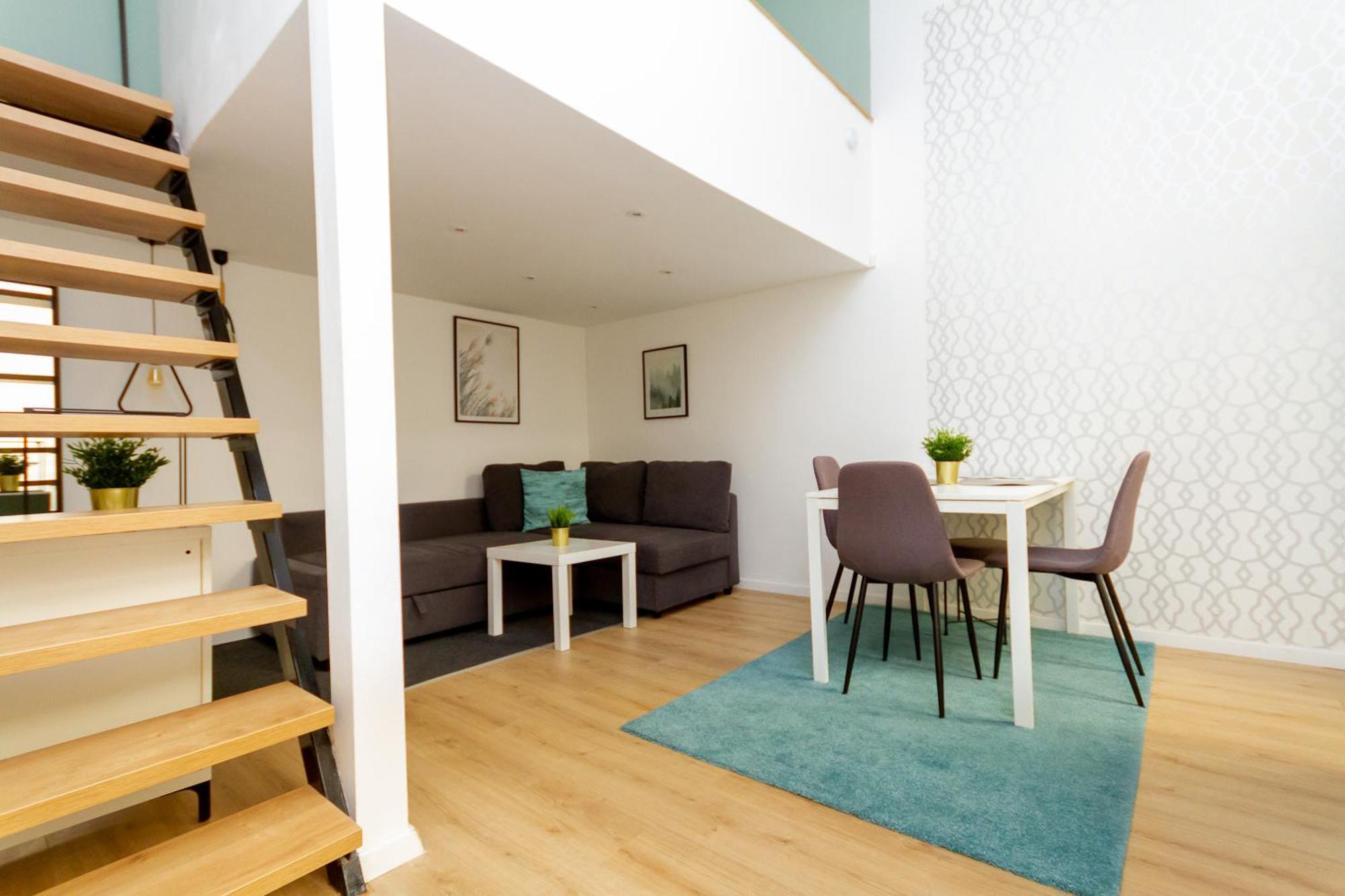 Апартаменти Stylish Westend