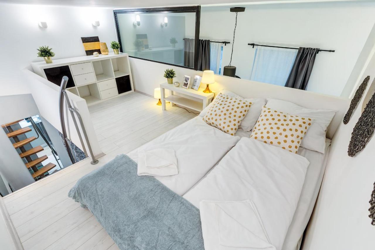 Апартаменти Stylish Westend *